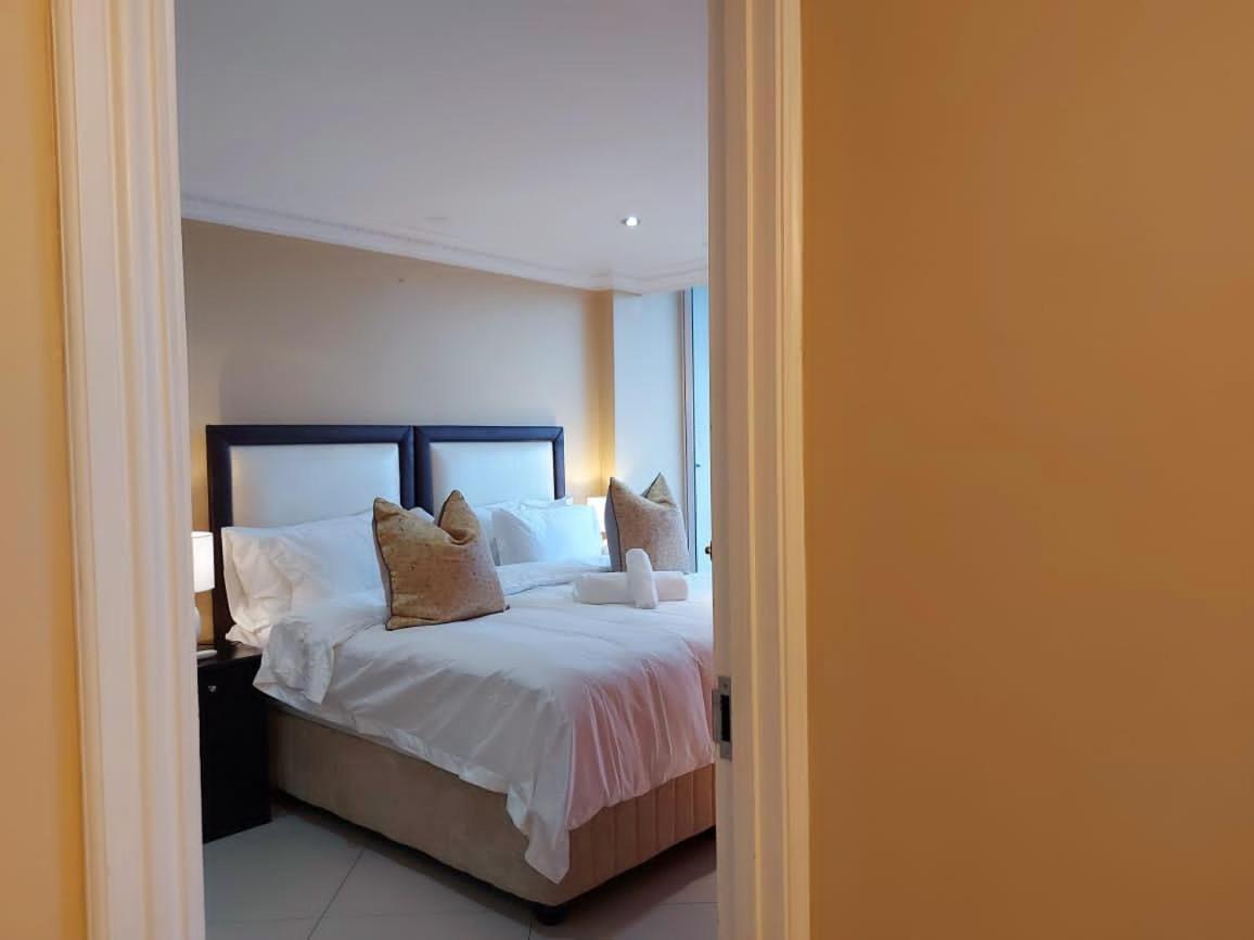 Ocean Sunrise At The Sails - Durban Point Waterfront Apartment Exterior photo