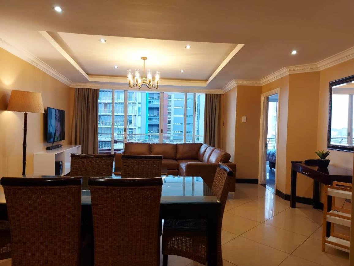 Ocean Sunrise At The Sails - Durban Point Waterfront Apartment Exterior photo